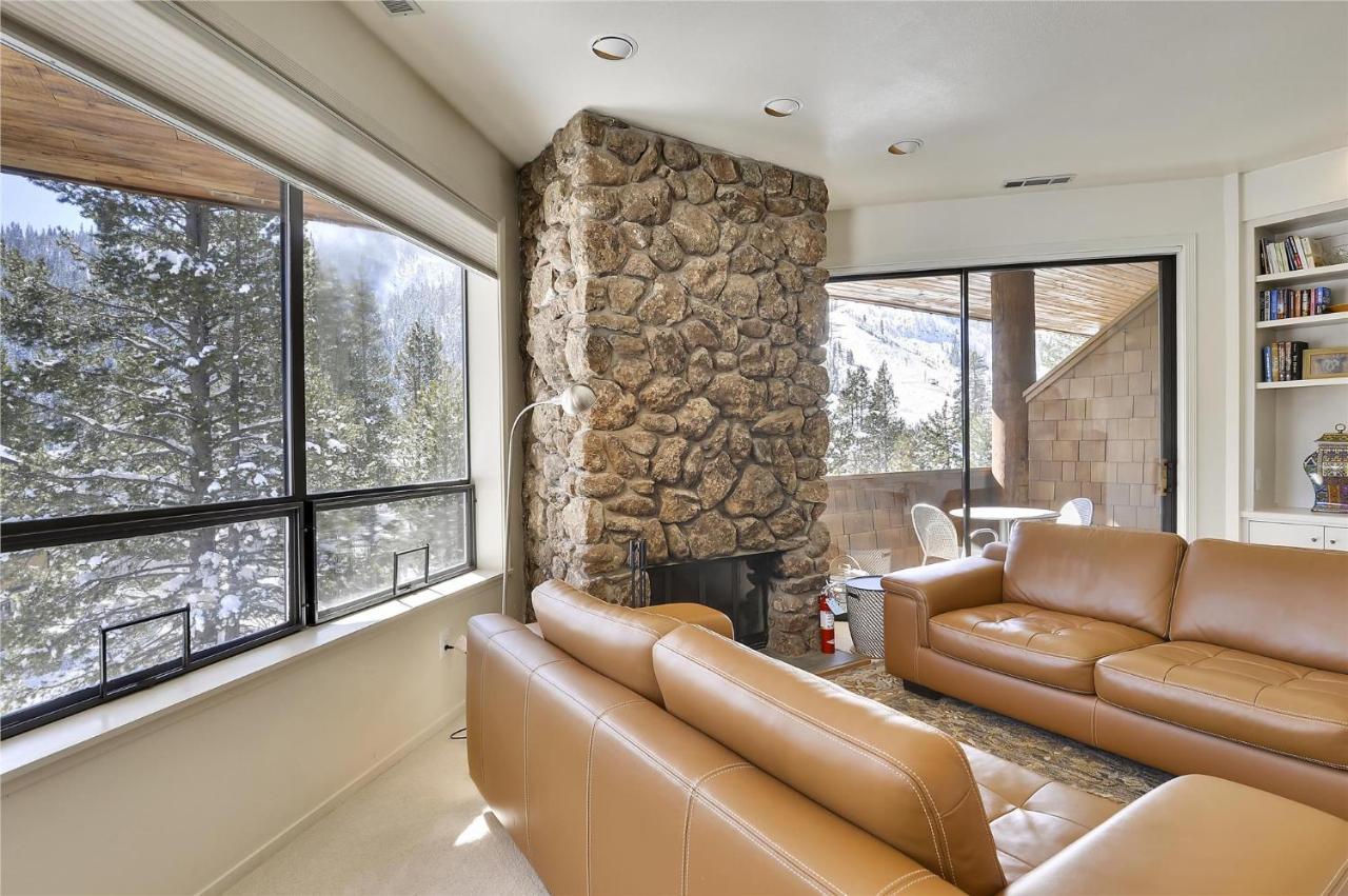 Quaint Squaw Valley Townhome With Views Olympic Valley  Exterior photo